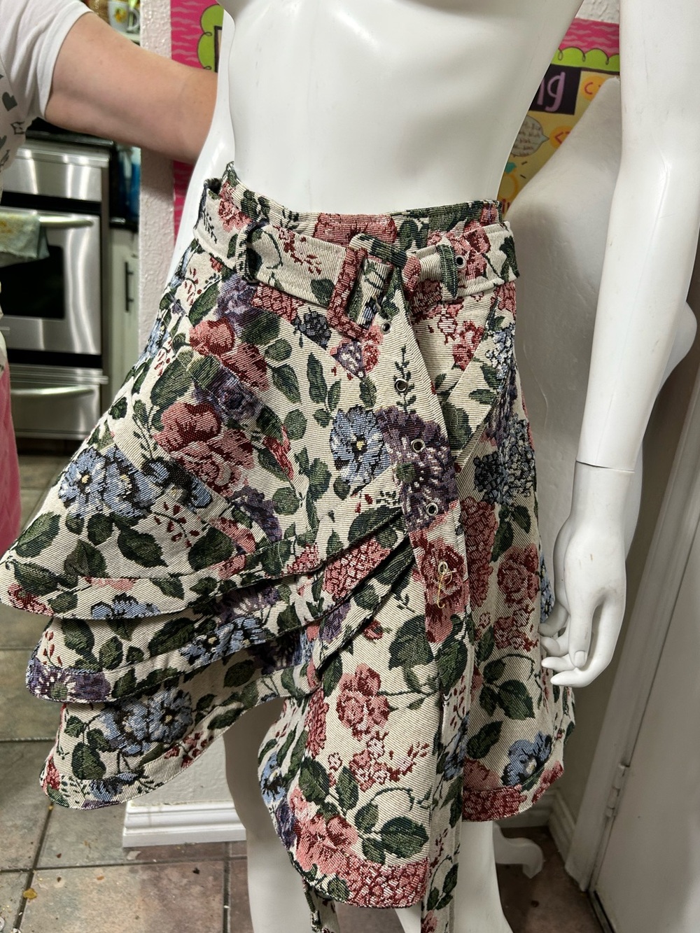 NWT AKIRA Cream Floral Asymmetrical Ruffled Skirt Size XL
